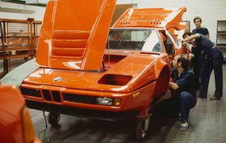 BMW M1 - Production, body assembly: install wiring here.