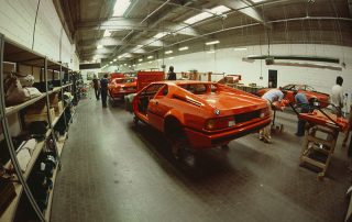 BMW M1 - Production, body assembly: adjust all screw parts